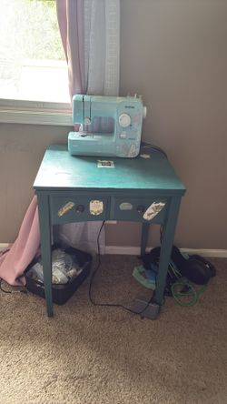 Brother beinners sewing machine & sewing table
