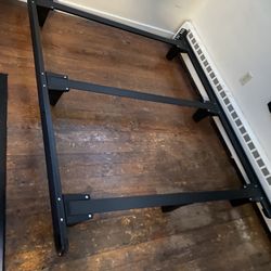 Queen Frame