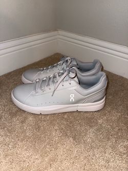 On THE ROGER Advantage Sneakers – Gray