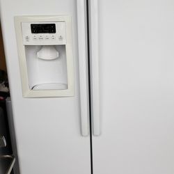 GE Refrigerator