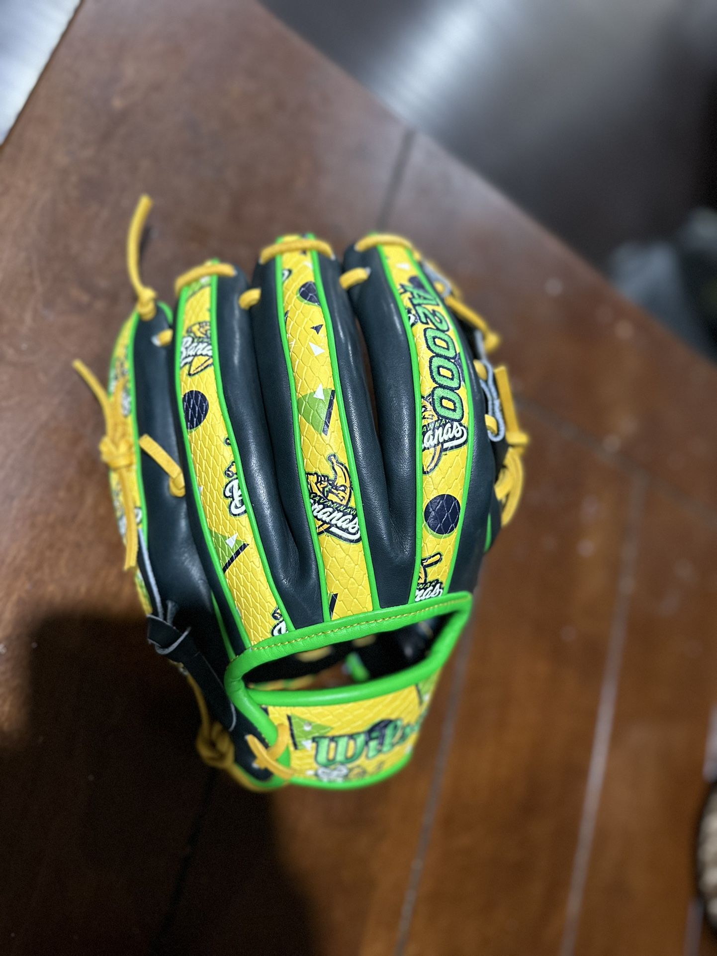 Wilson A2000 Pro-Stock Savanna Banana 11.5 (party Animas)