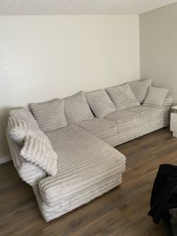Couch for sale (White)