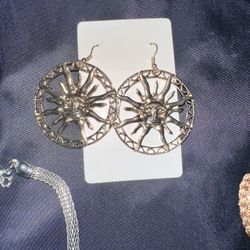 Miscellaneous Earrings, Purses, Wall Deco