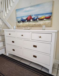 AMERICAN SIGNATURE SOLID WOOD DRESSER DELIVERY AVAILABLE 