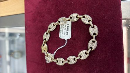 Diamond bracelet 10kt 23.9 Grms