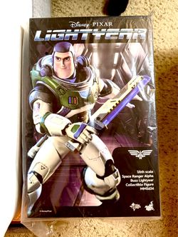HOT TOYS BUZZ LIGHT YEAR SPACE RANGER ALPHA