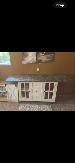 Kitchen island with wheels