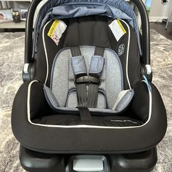 Graco SNUGRIDE 35 LITE DLX Infant Car Seat And Base