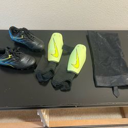 DSG Kids' Speed Viper Soccer Cleats Size 9 Toddler Boys + Nike Youth Charge Shin Guards 