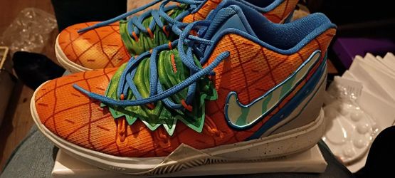 Nike pineapple house Spongebob Squarepants collaboration