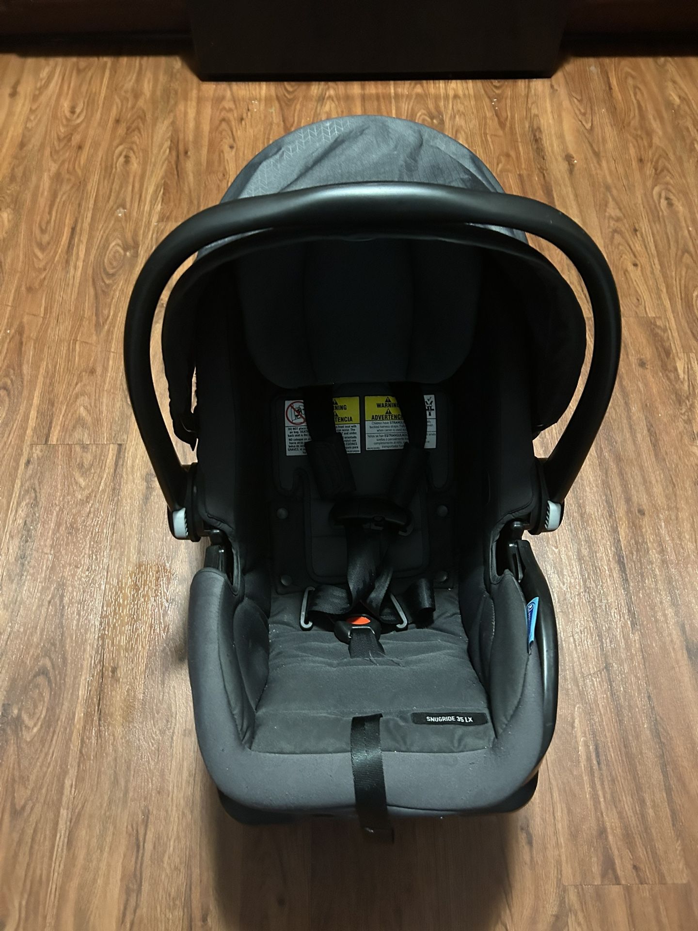 Graco SnugRide 35 Lx Infant Car seat