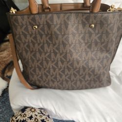 Micheal Kors Purse