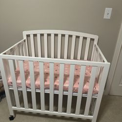 Davinci Portable Mini Crib 3-in1