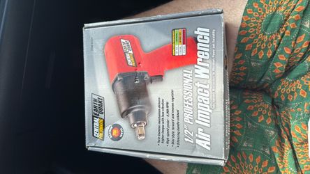 Central pneumatic air impact wrench