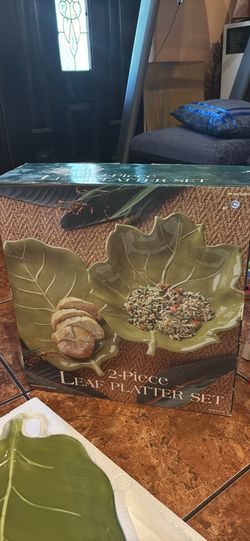 Tabletops Unlimited 2-Piece Leaf Platter Set