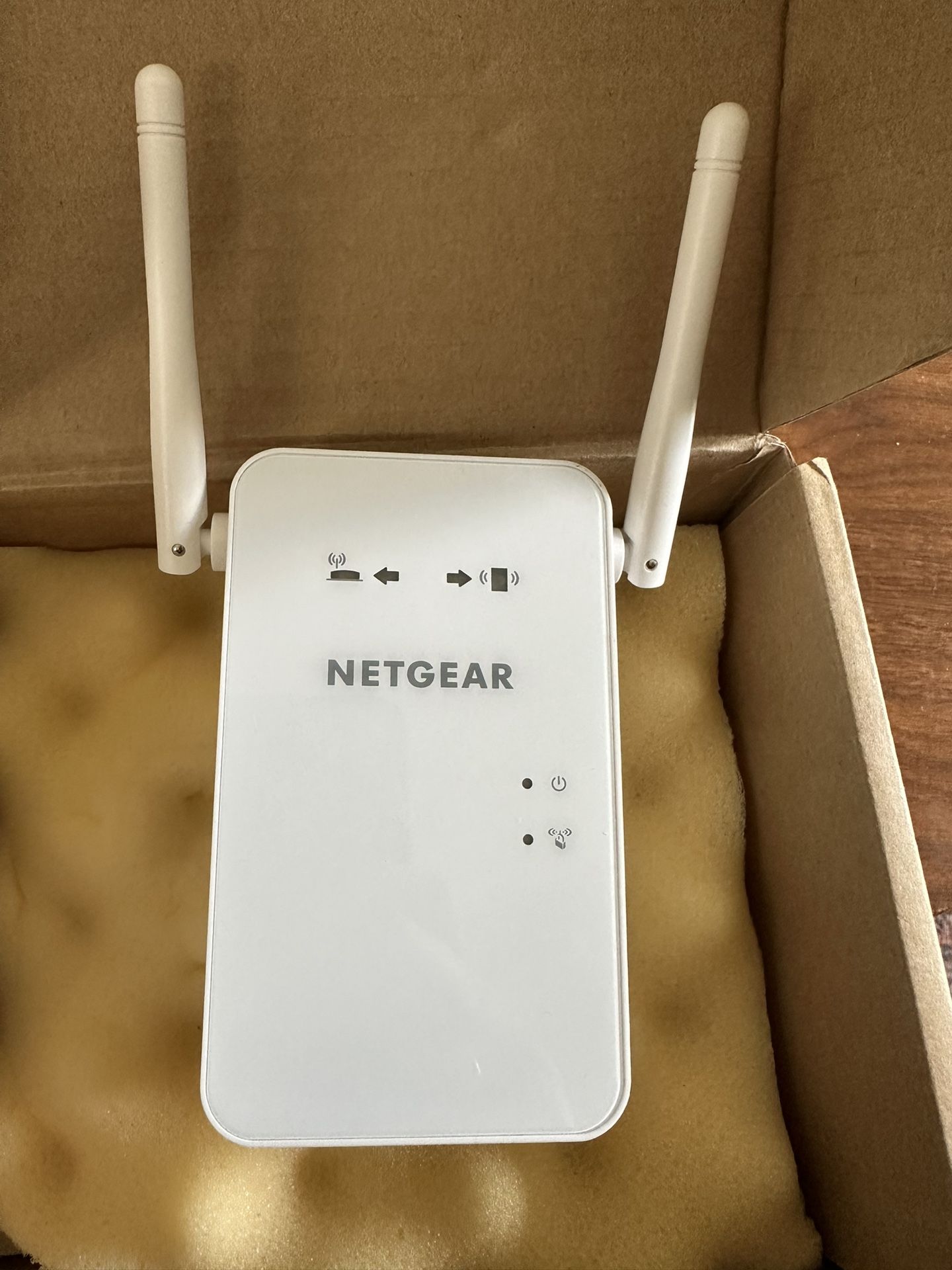 NETGEAR Wide Range Extender EX6100