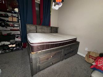 Full size bed