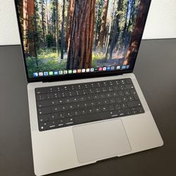 M1 Max MacBook Pro 14” | 32GB/1TB 