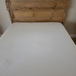 Queen Mattress, SPOTLESS! With Boxspring!