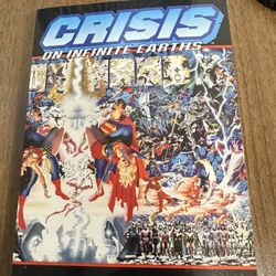 Crisis On Infinite Earths - DC Comic Graphic Novel
