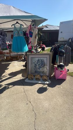 Cuadros Ropa Ni la Niño Señorita ArtÃculos De Cocina Juguetes Ext Yard Sale