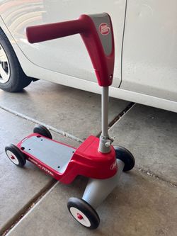 Radio Flyer Kids  Scooter