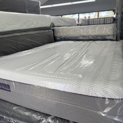 QUEEN SIZE PURPLE .3 MATTRESS & BOX SPRING BED SET