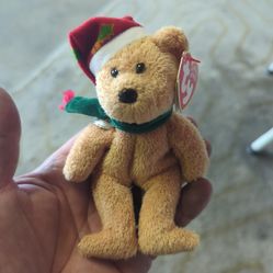 2003Holiday Teddy, beanie baby.