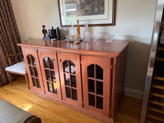 Wine cabinet
