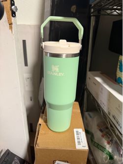 STANLEY IceFlow 2.0 Flip Straw Tumbler with Handle 30 oz | Twist On Lid and Flip Up Straw | Leak Resistant Water Bottle | Insulated Stainless Steel |