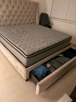King size Tufted Wingback Storage Bed Frame and Matress