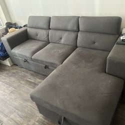3 Seater Pull Out Couch