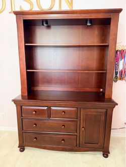 Dresser set