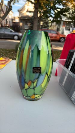 Makora Hand Made Art Glass Vase