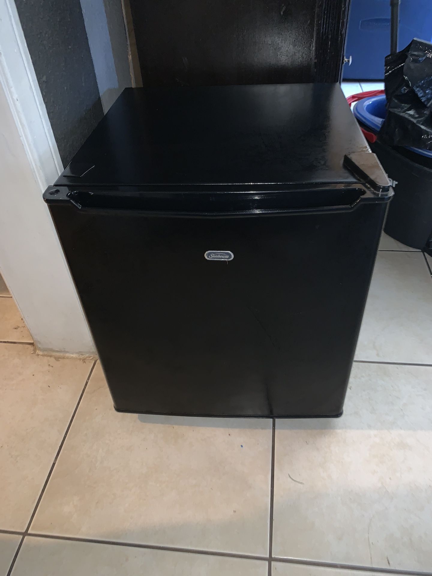 Sunbeam Mini Fridge