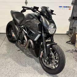 2013 Ducati Diavel Dark