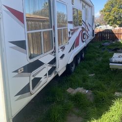 2006 Weekend Warrior Toy Hauler 