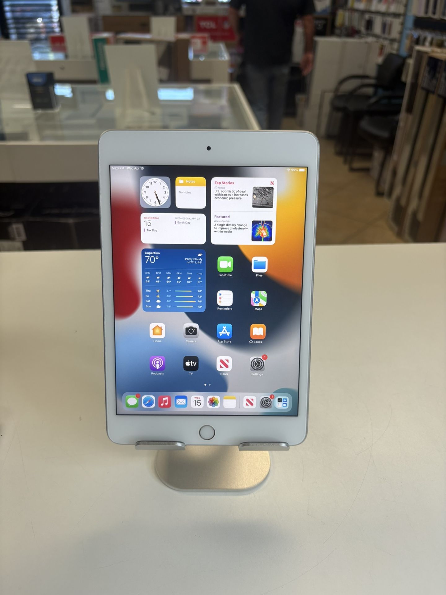 iPad Mini 5th Gen 64GB In excellent condition iOS 26 latest