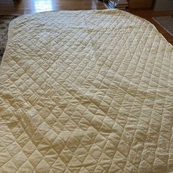 2-yellow Twin Size Bedspreads , White On The Inside