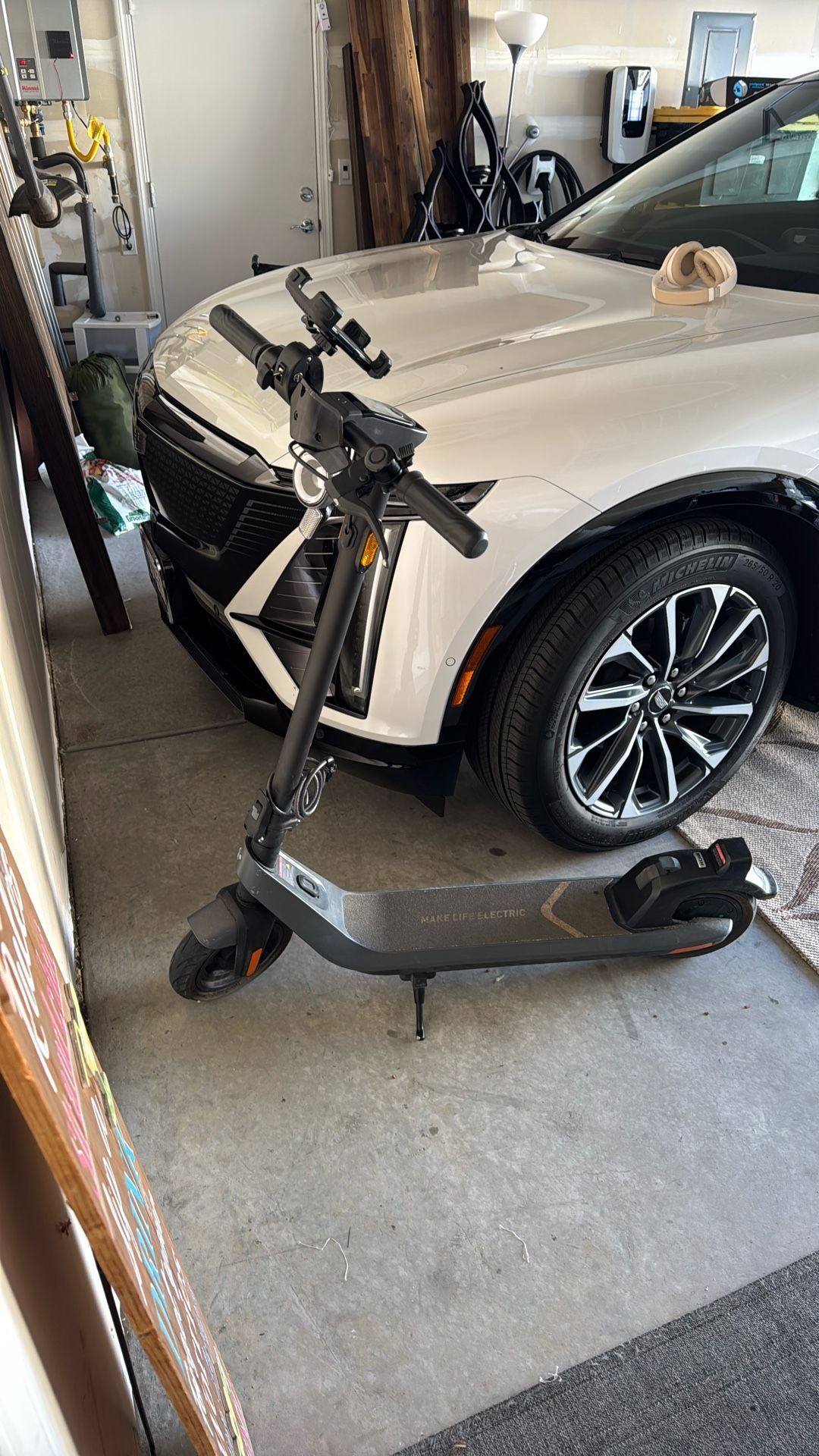 KQI2 electric scooter