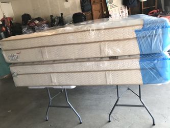 2 Queen Size Mattress Exelent Quality