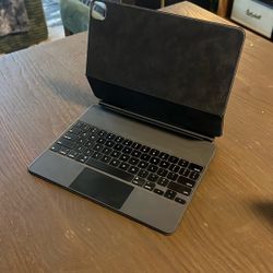 Apple Magic Keyboard iPad Pro 