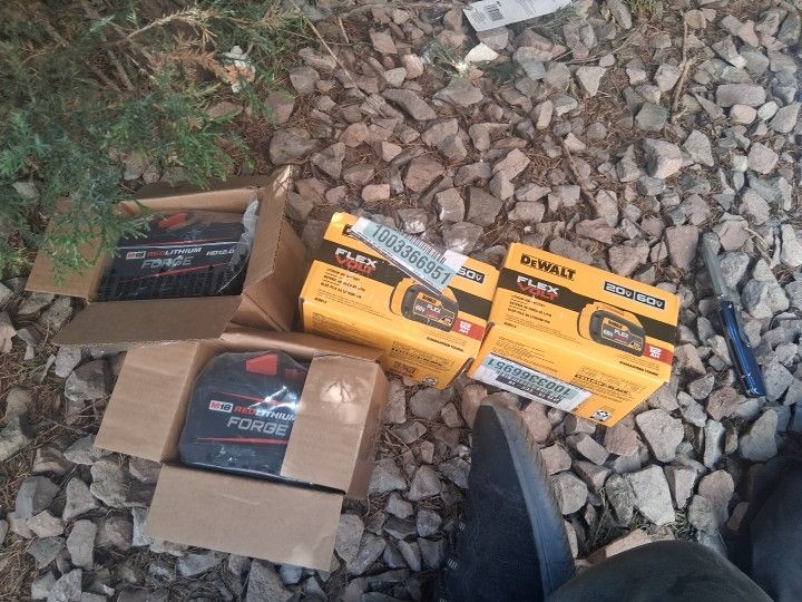 Dewalt 60volt Batteries And Milwaukee 12ah Batteries