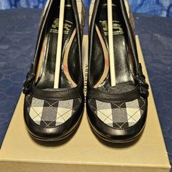 Womens Burberry House Check Pattern Canvas Pumps