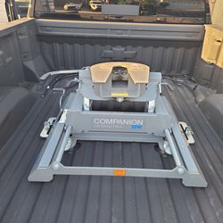 5th wheel hitch for 2020-26 puck system