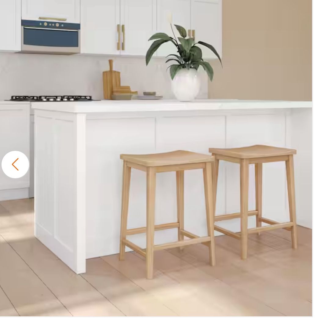 SELLING 4 STOOLS NEW IN BOX