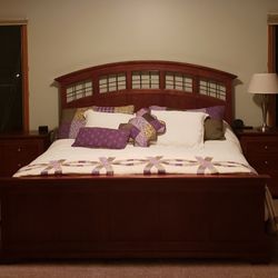 Transform Your Space: Stunning 6-Piece Stanley King Size Bedroom Set Up for Grabs!
