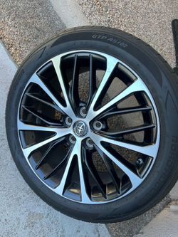 Single Toyota Camry rim 18” oem ( one 1 wheel only )( Solamente Un 1 Rin )