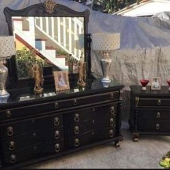 Four Pieces Wooden Dresser Set Brand Pulaski Set Including Long Dresser,mirror, Glass,big Nightstand Set Has Been Refurbished 