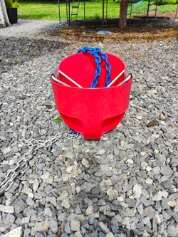 Commercial grade kids swing with chain